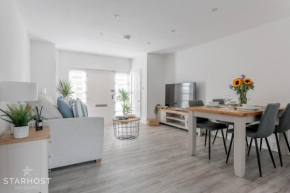 StarHost Residences - Brand New 2 bed apartment in Newbury Centre